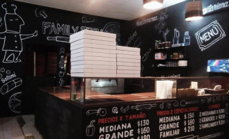 Family Pizza Gogo food