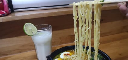 The Mama Ramen food