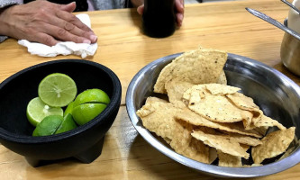 Asadero Y Taquería Los Pinitos inside