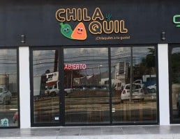 Chila Y Quil outside