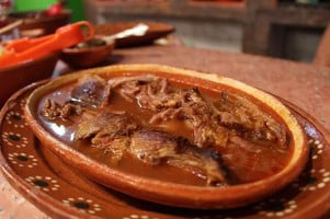 El Tejado De Don Eme (birria) food