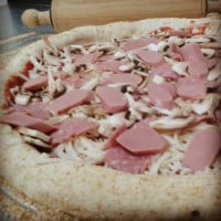 Pan Pizza food