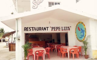 Pepe Luis inside