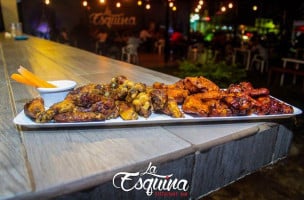 La Esquina food