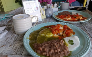 Algún Lugar Para Desayunar food