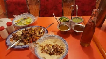 Taqueria Los Cantaros food