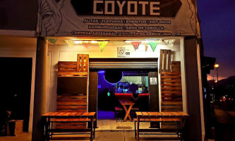 La Cueva Del Coyote outside