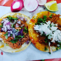 Los Primos De La Chente Taquería food