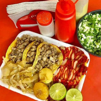 Taqueria Cumbres food