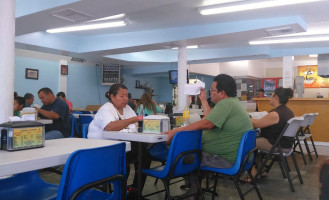 Gorditas El Atorón outside