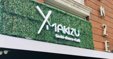 Makizu Sushi food