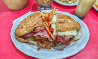 Barby Cafetería food