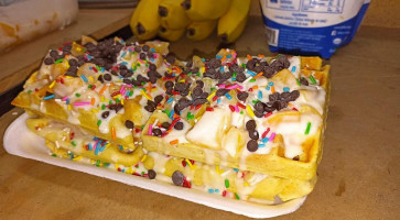 Frappés Waffles food