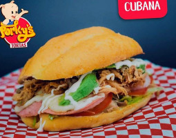 Tortas Porkys food