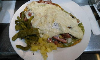 Taqueria Villa food
