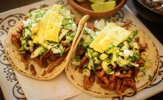 Tacos Y Salsa, Asadero food