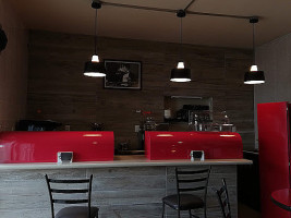 Las Moras Café inside