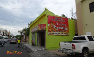 D'gavy Pechurina outside