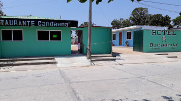 Candaana En Unión Hidalgo outside