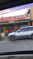 Pica Pollo Joa outside