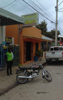 Cafetería Comedor Cesarina outside