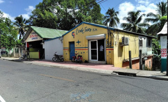 La Placita outside