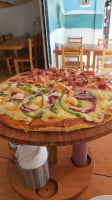 Surfers Pizza food