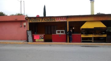 Pollos Asados Dago outside