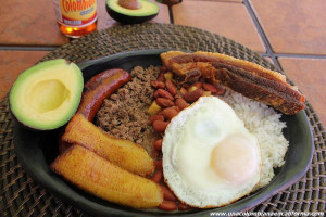 Balcones Del Bolivar food