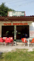 Los Nuevos Tacos Orientales outside