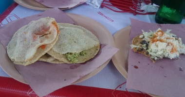 Gorditas Los Pinos food