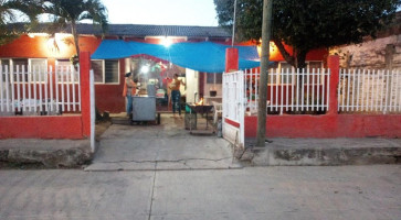 Burritos Y Tacos De Dona Neneis outside