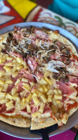 Yardas Pizza food