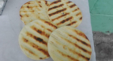 Arepas Con Sabor food