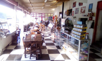 Las Delicias Del Chocolo inside