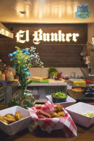 El Bunker Alitas & Costillas inside