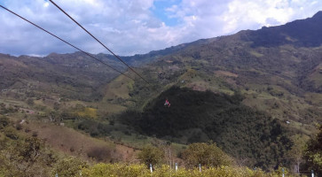 Canopy El Escobo Extreme outside