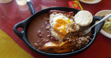 El Rancho De Gus food