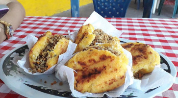 Provisiones Y Restaurantes Juan David food