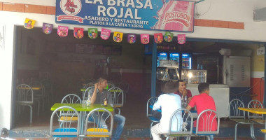 Asadero Brasa Rojal outside