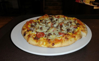 Juan Gourmet Pizza food