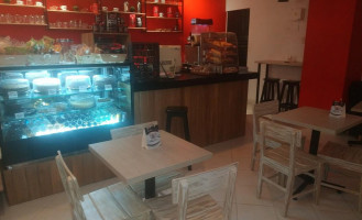 Cafe Y Artesanias inside