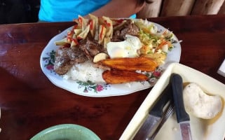 Los Pinos food