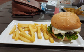 Burger Bross El Original food