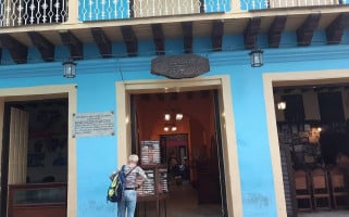 Casa De La Trova Pepe Sánchez outside