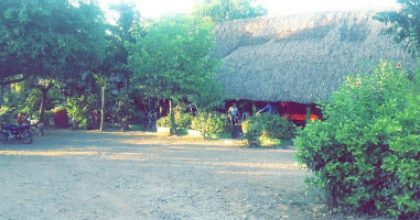 Parador Medio Oriente outside