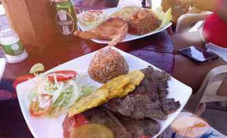 Bucaneros food