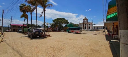 La Buena Mesa outside