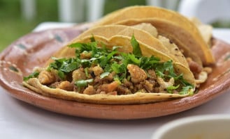 Los Molcajetes De Banderilla food