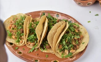 Los Molcajetes De Banderilla food